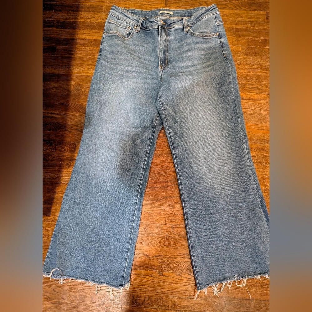 Deep South Pout Stretch Jeans. Medium Blue Raw Hem Size 14W - Hem Has Been Cut